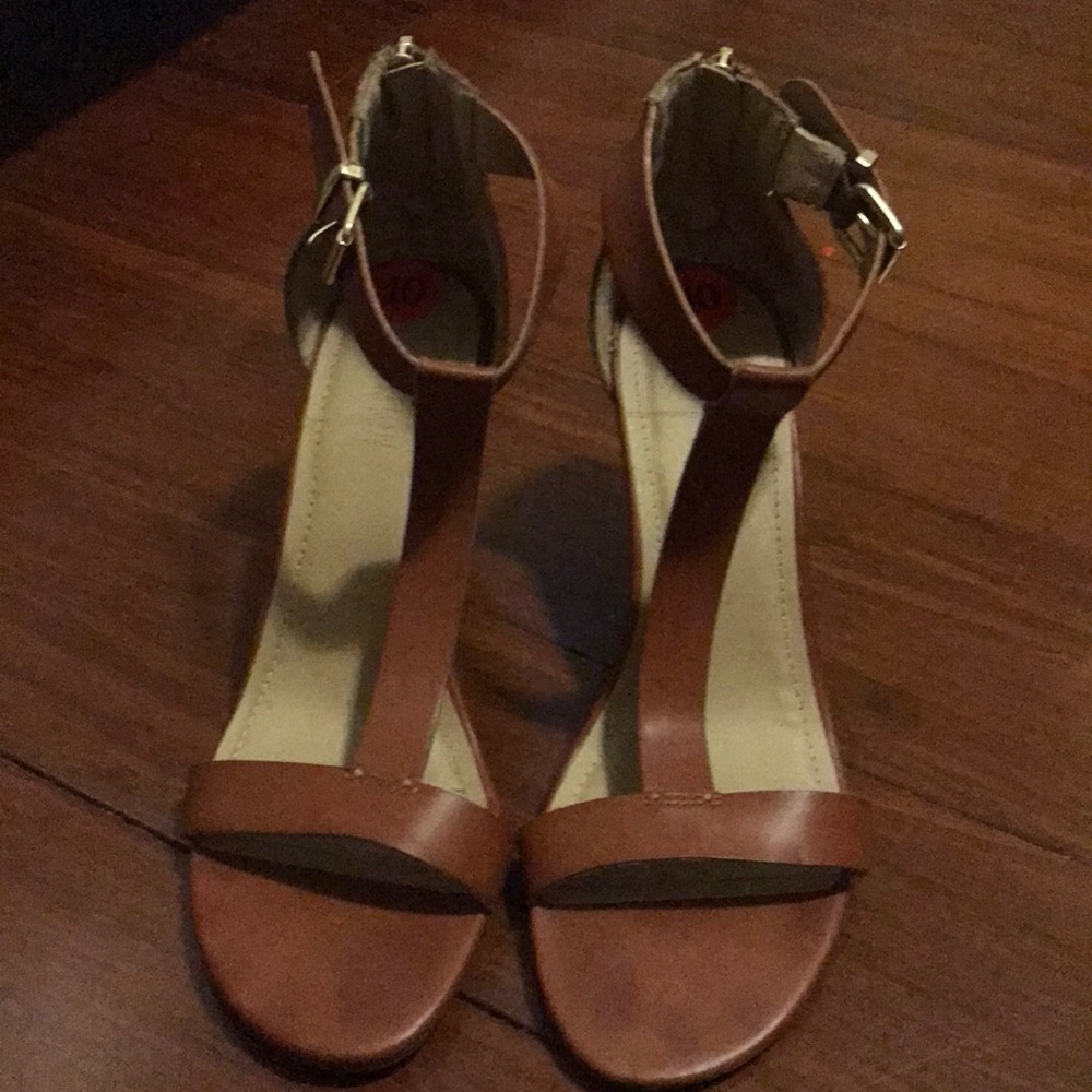 Kenneth Cole Reaction wedges